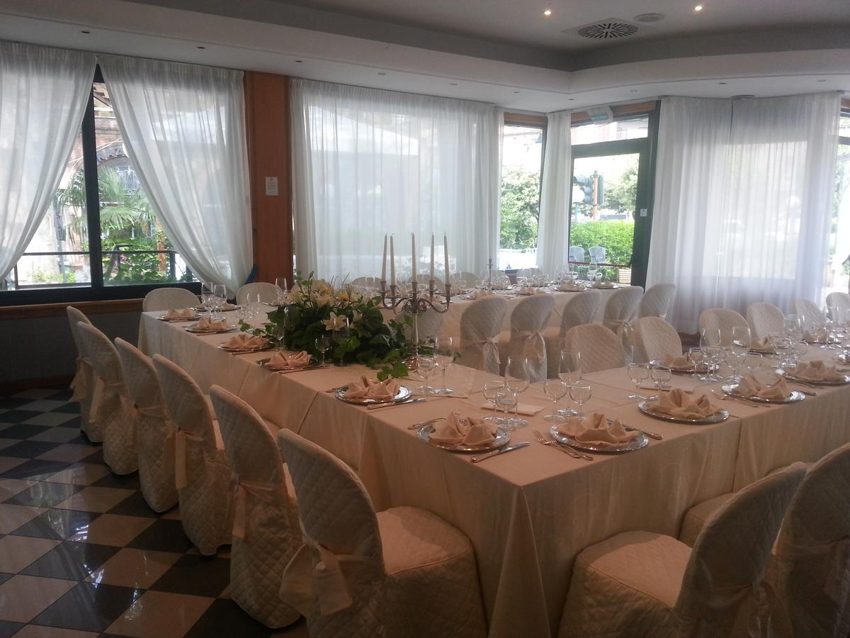 Hotel Platani 4*